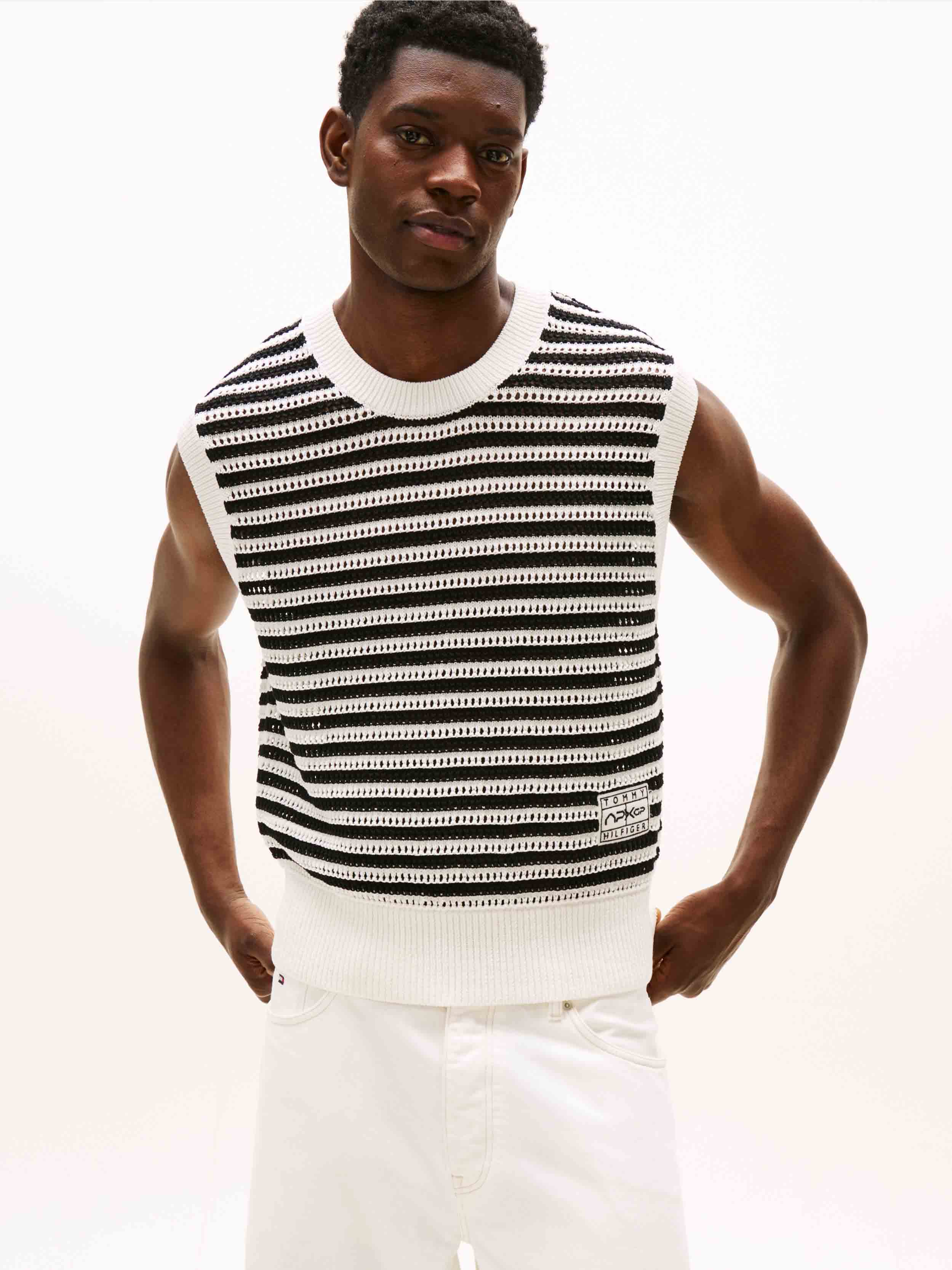 Black/White