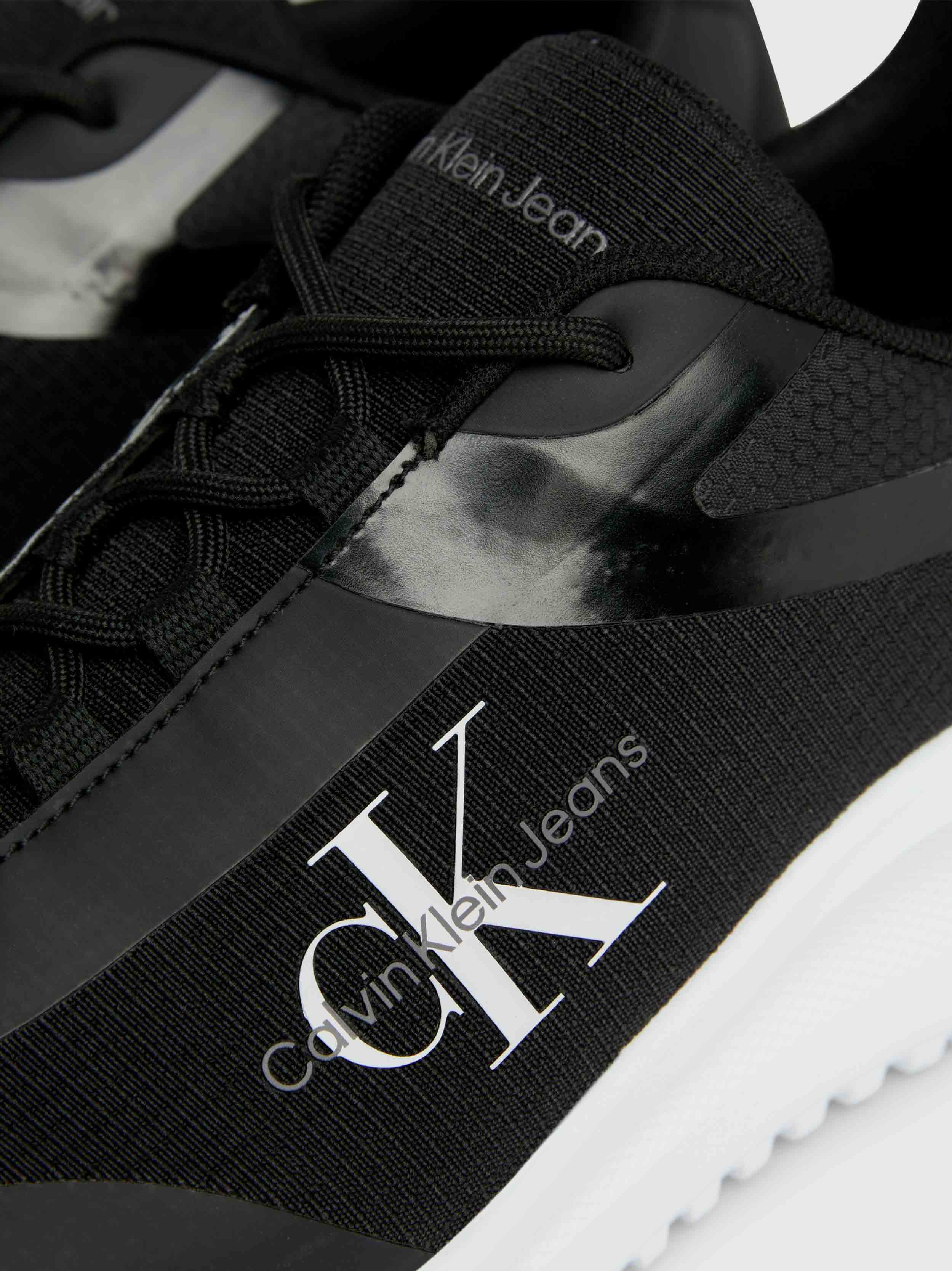 black/white