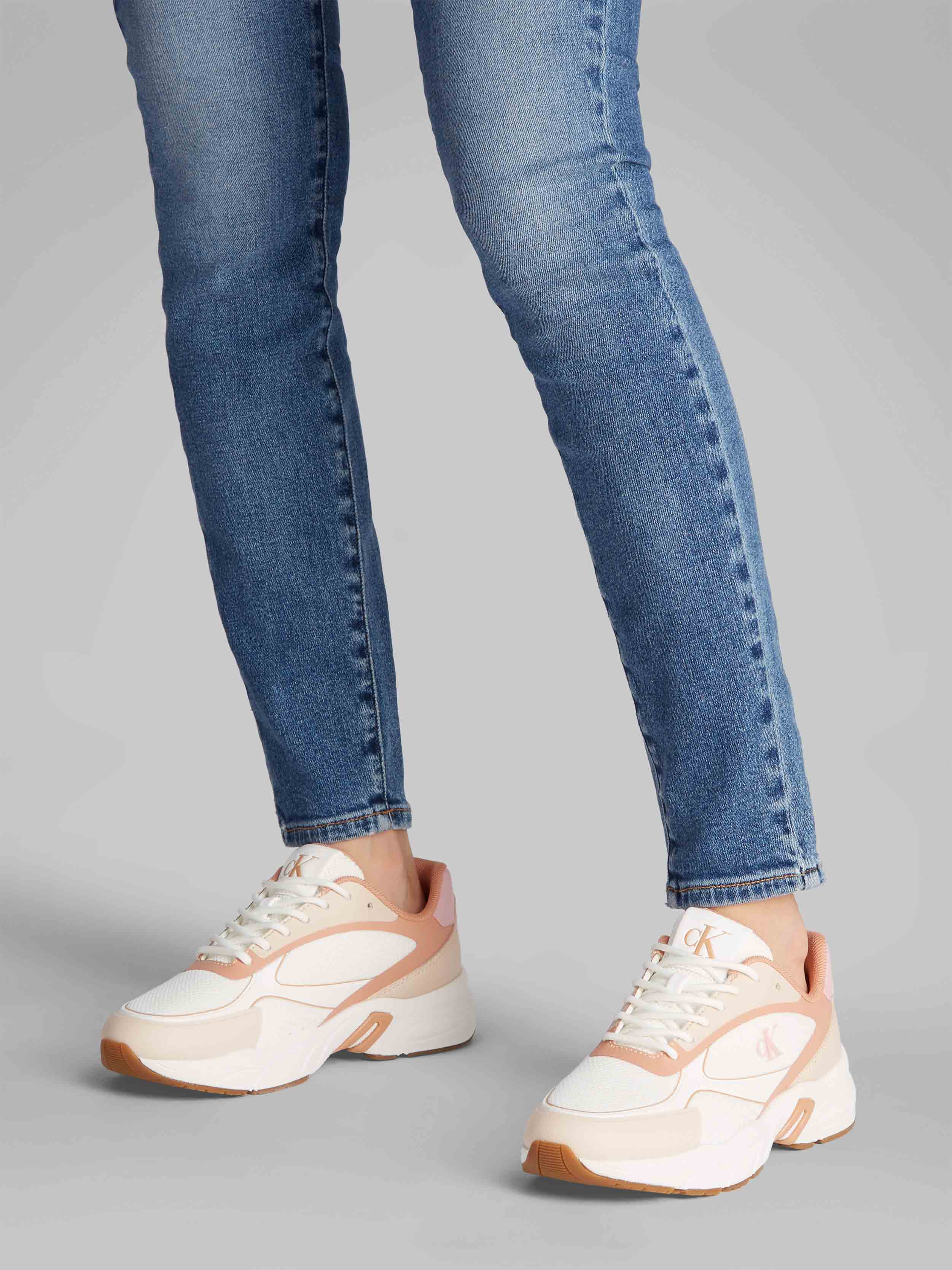 Pink/White