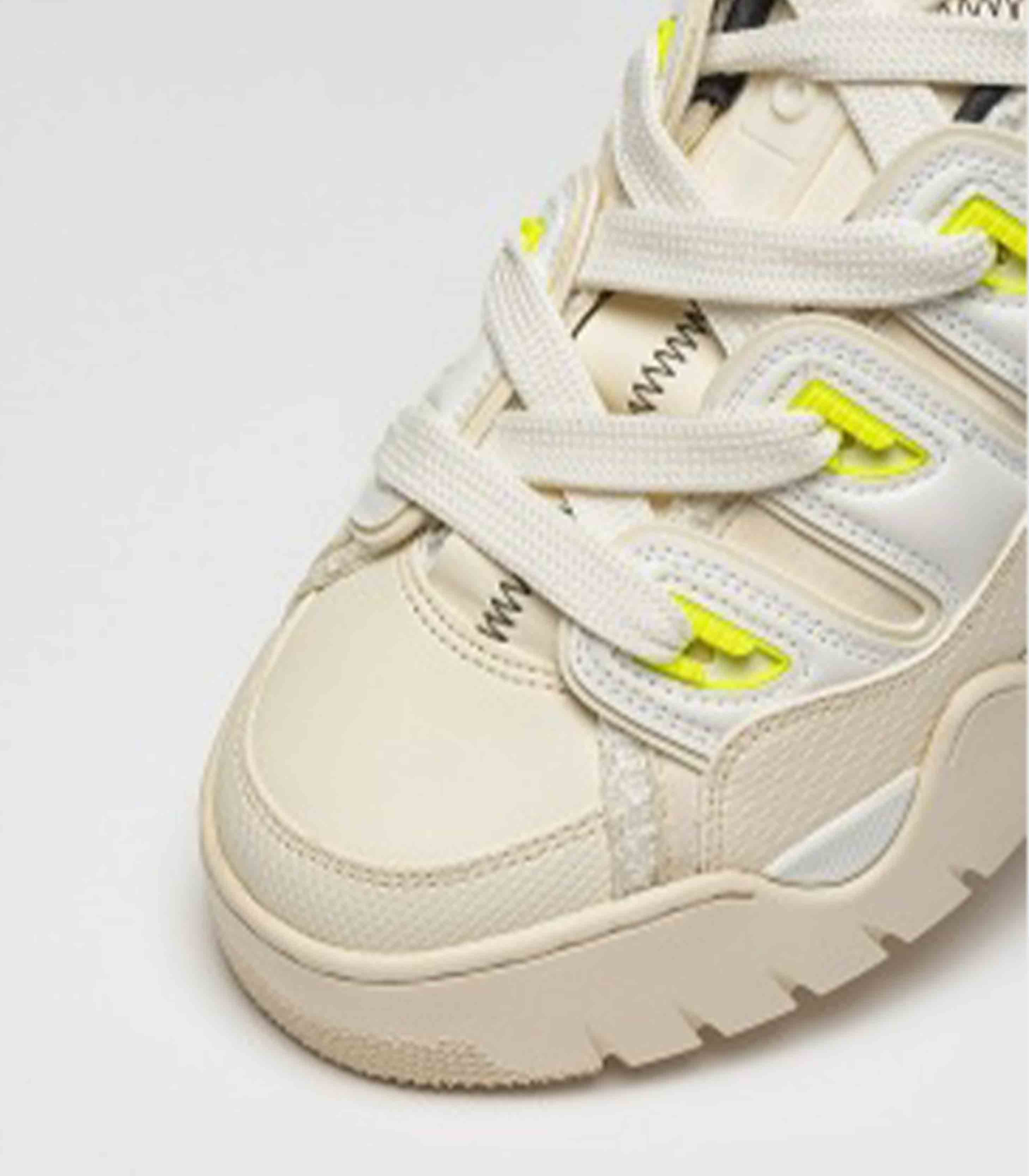 Off White