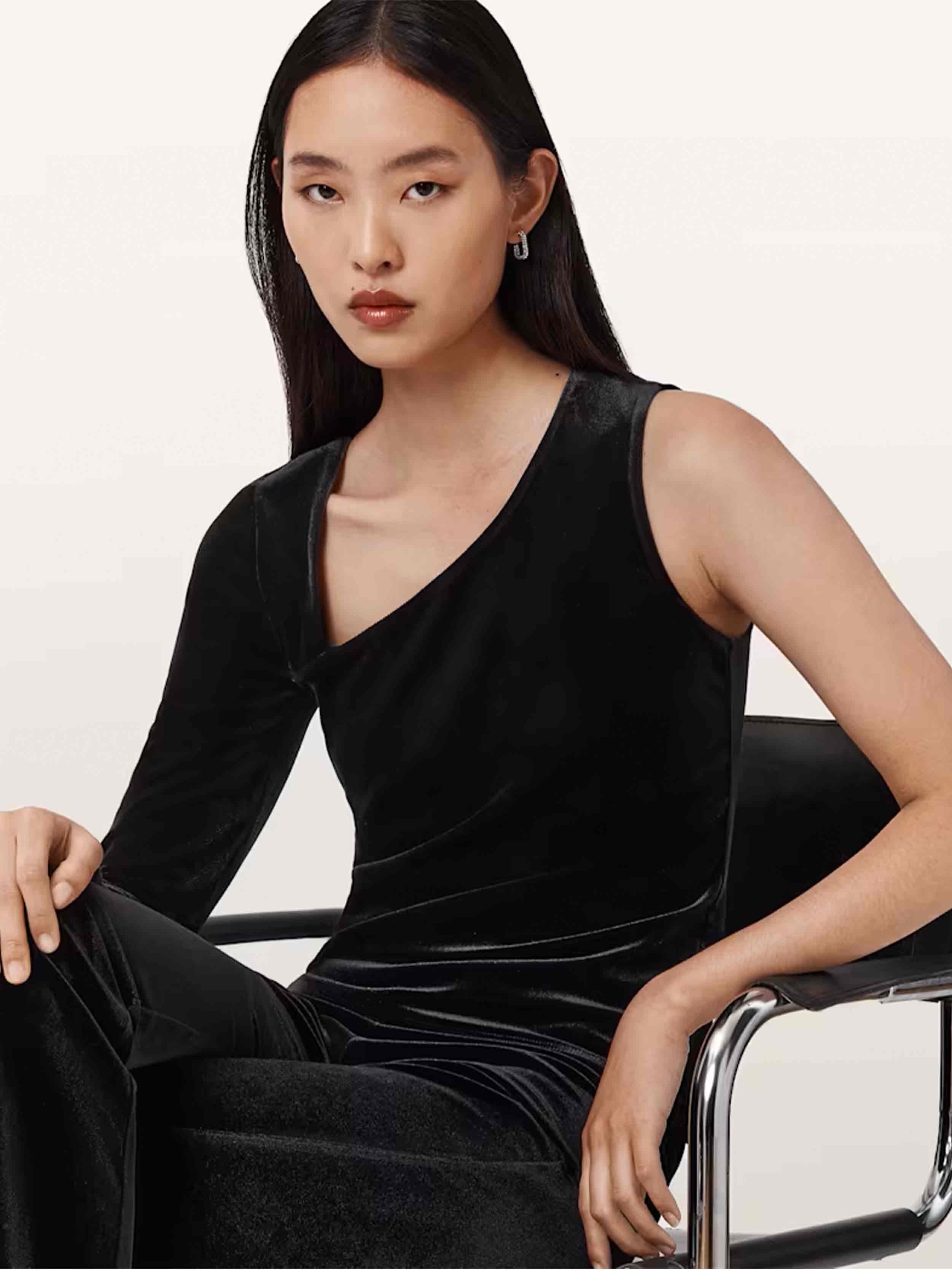 VELVET BLACK