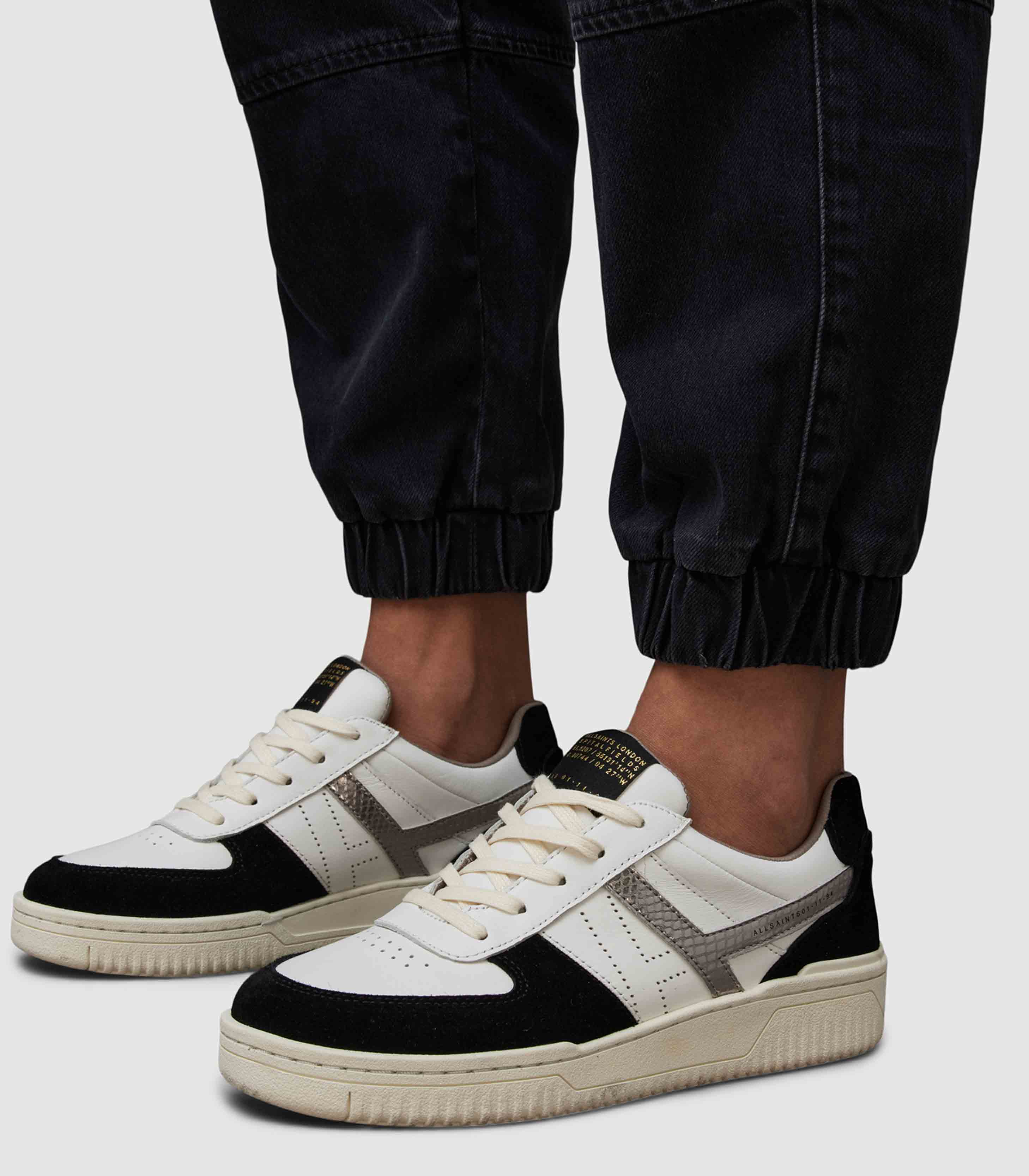 WHITE/BLACK