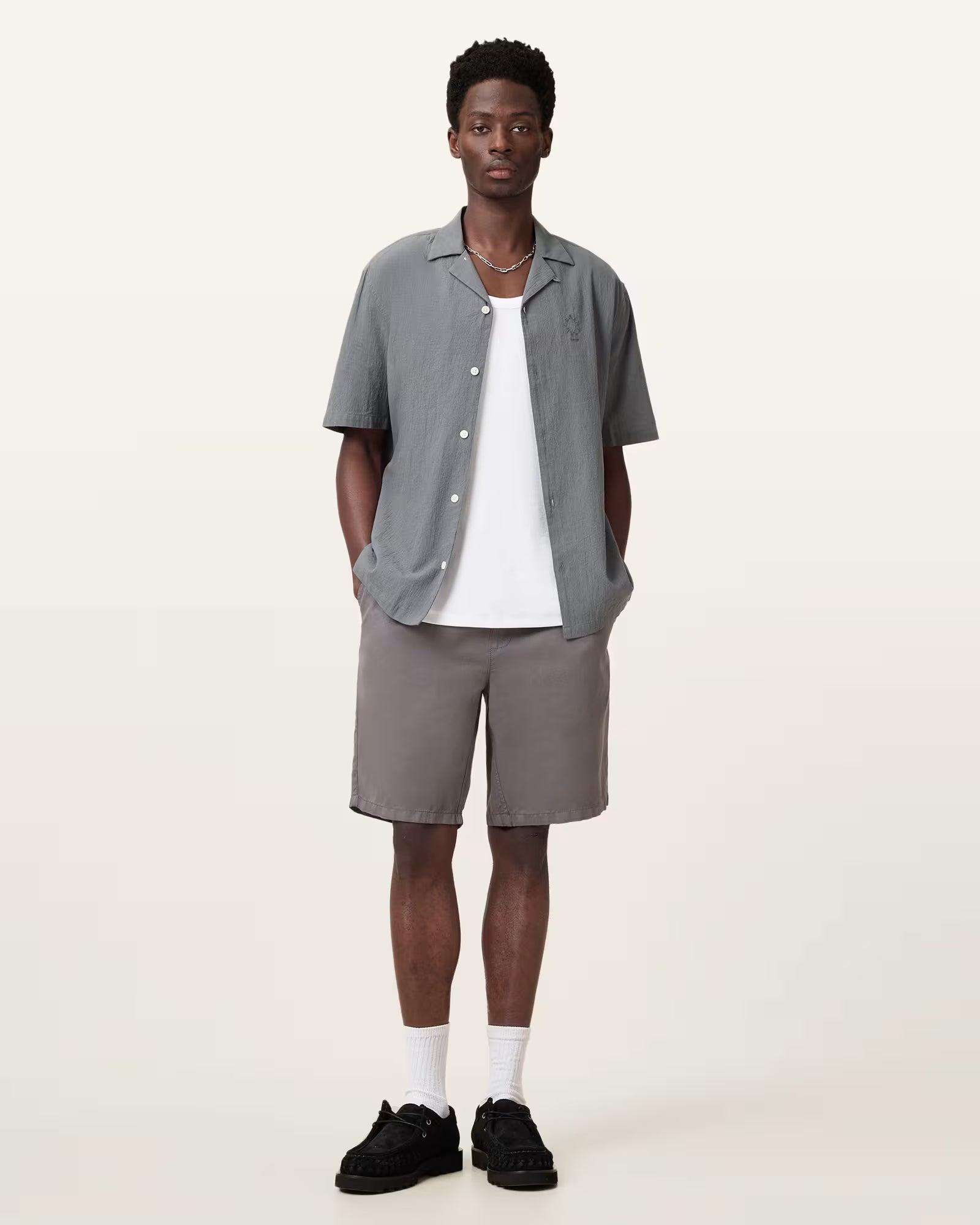 Pillar grey