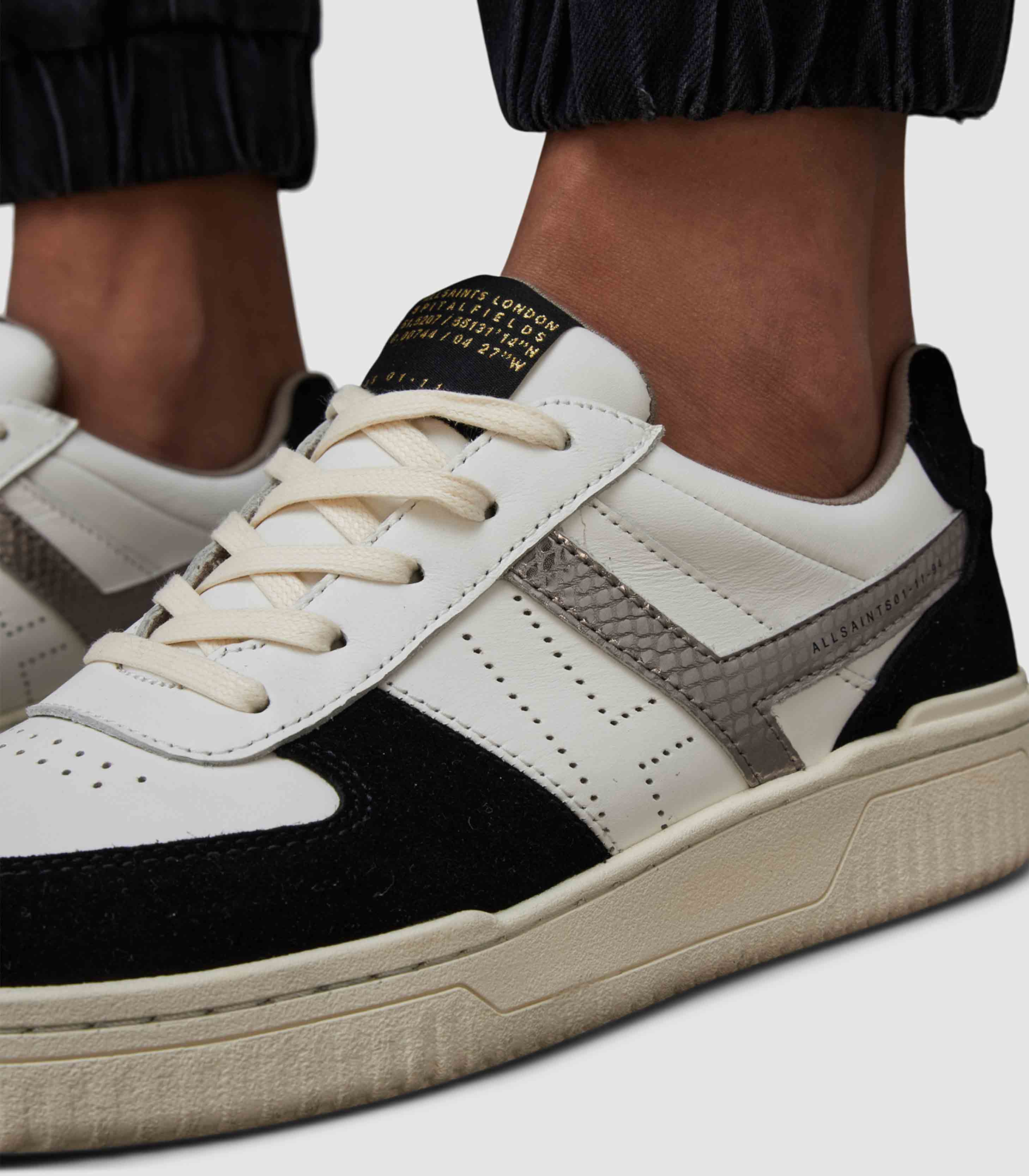 WHITE/BLACK