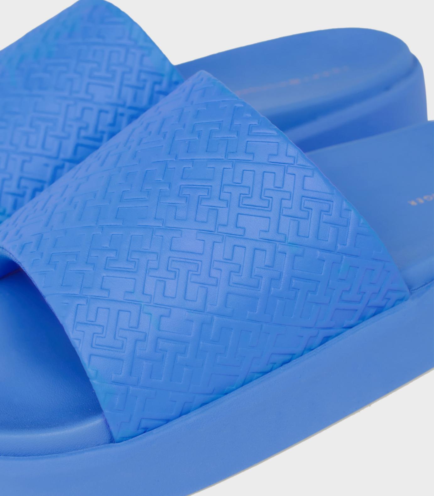 medium blue