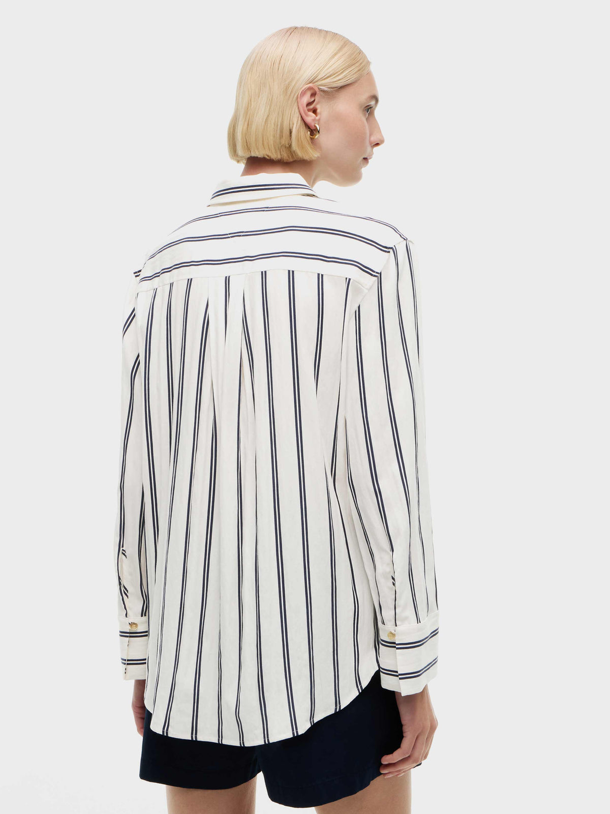 White/Black/Stripe