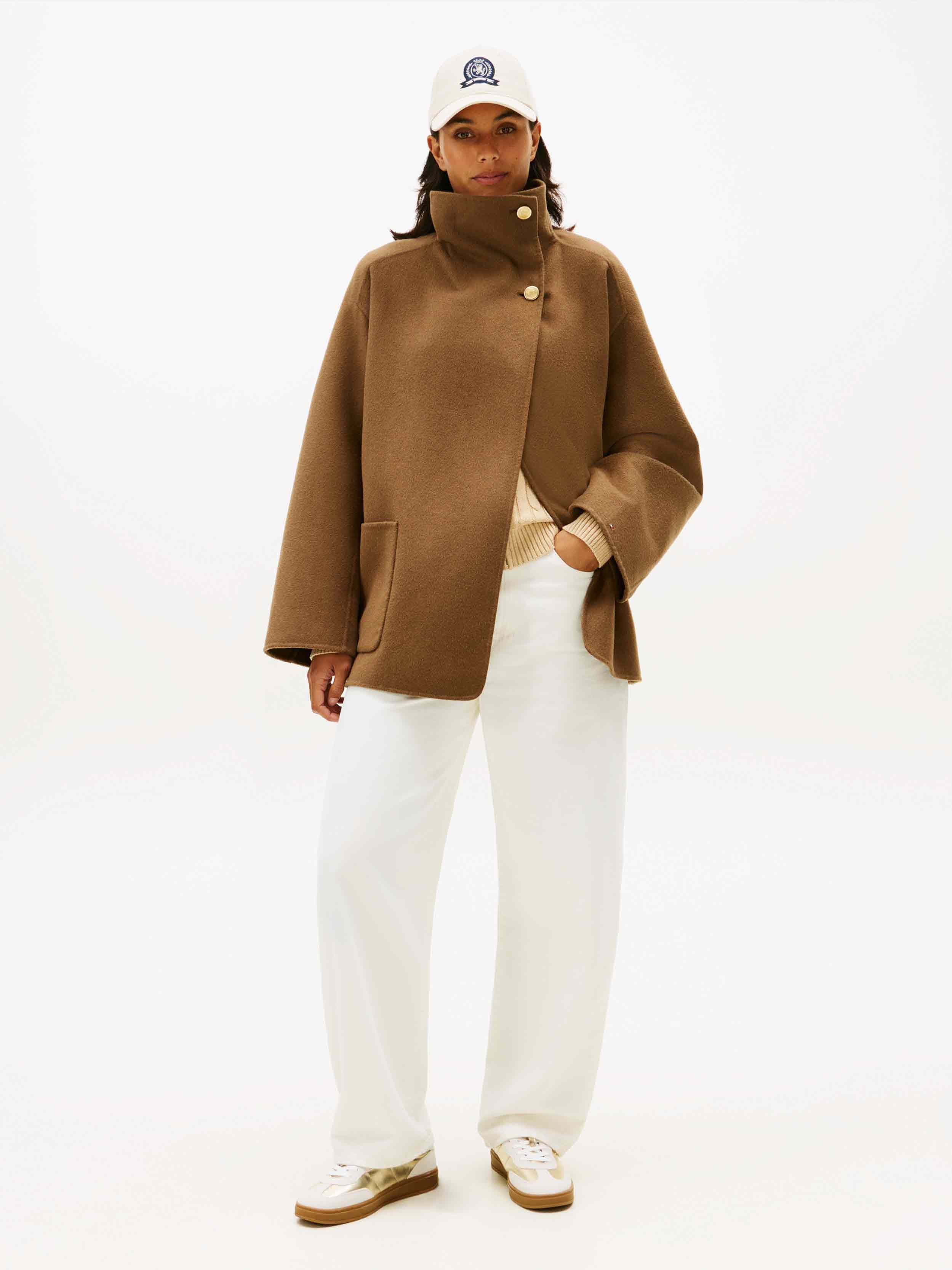 WHITE/GOLD