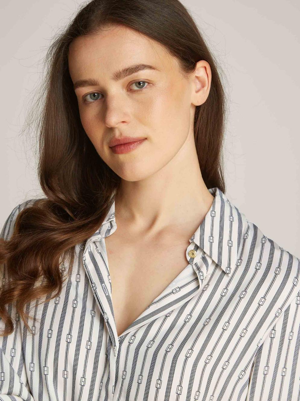 Ivory/navy