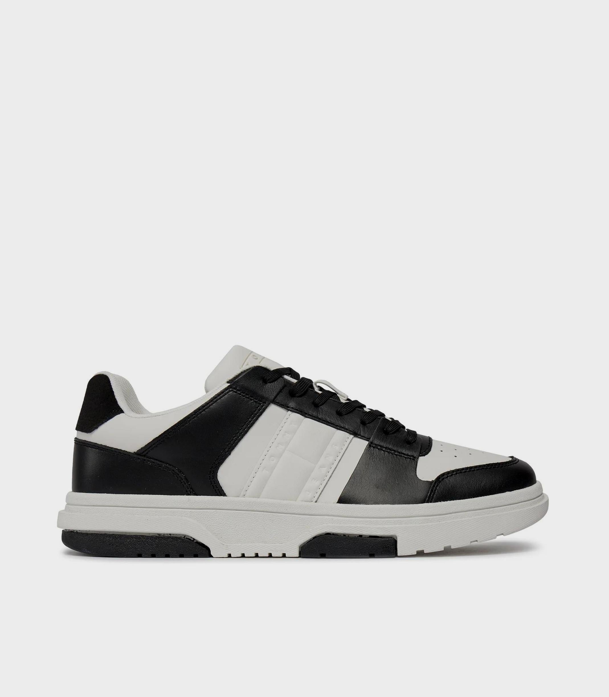 Black/White