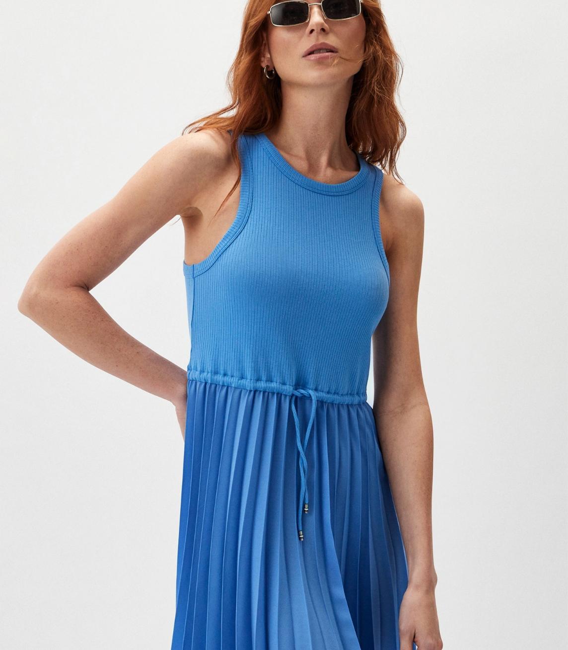 medium blue