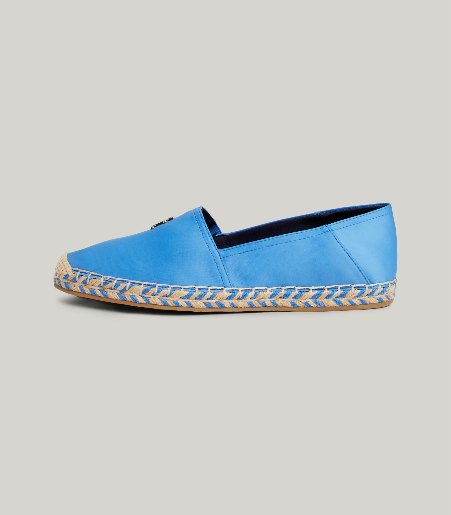 medium blue