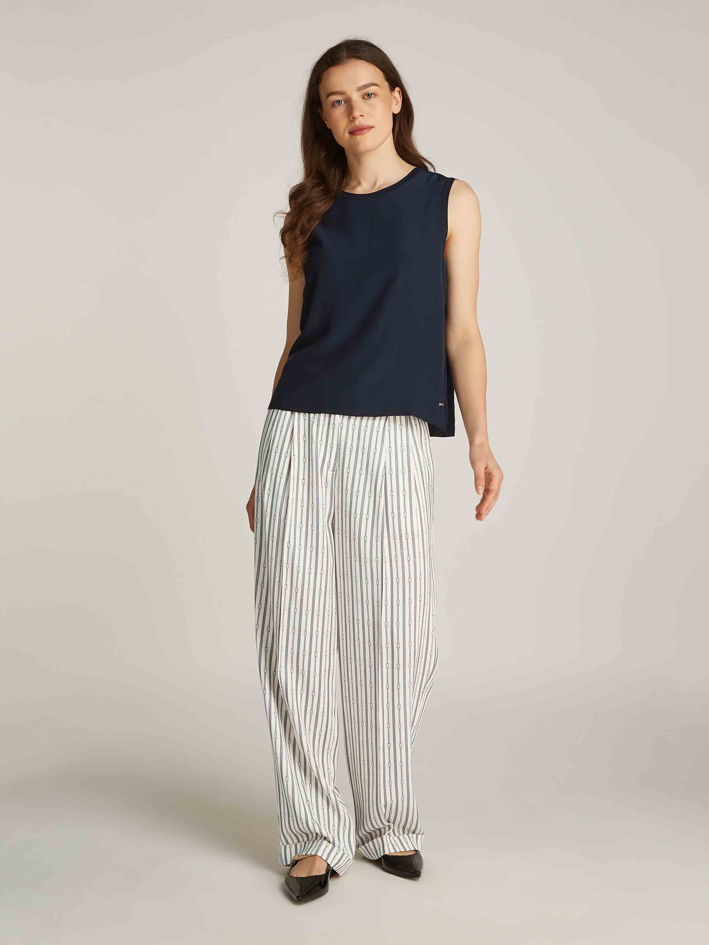 Ivory/navy