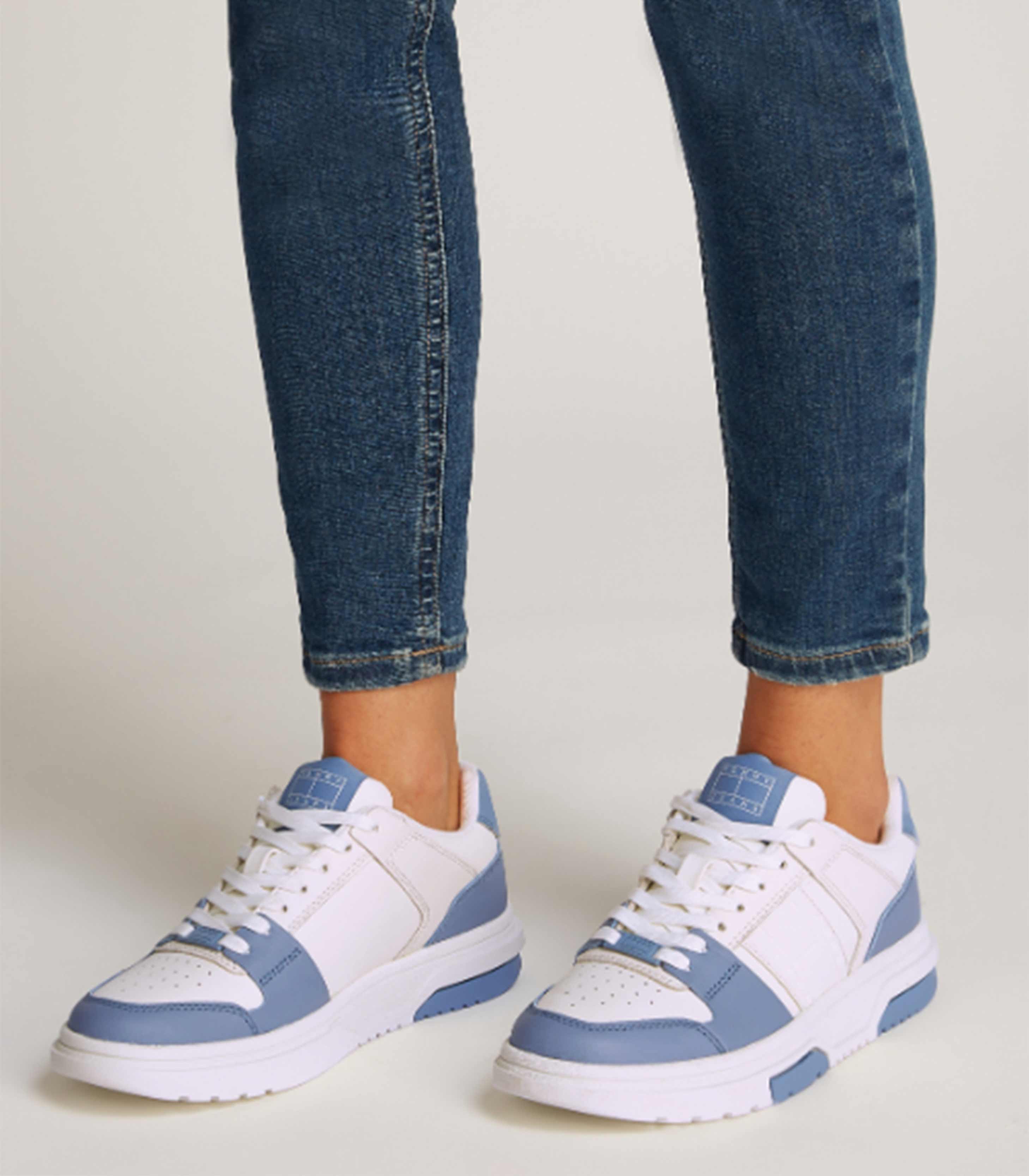 Blue/White