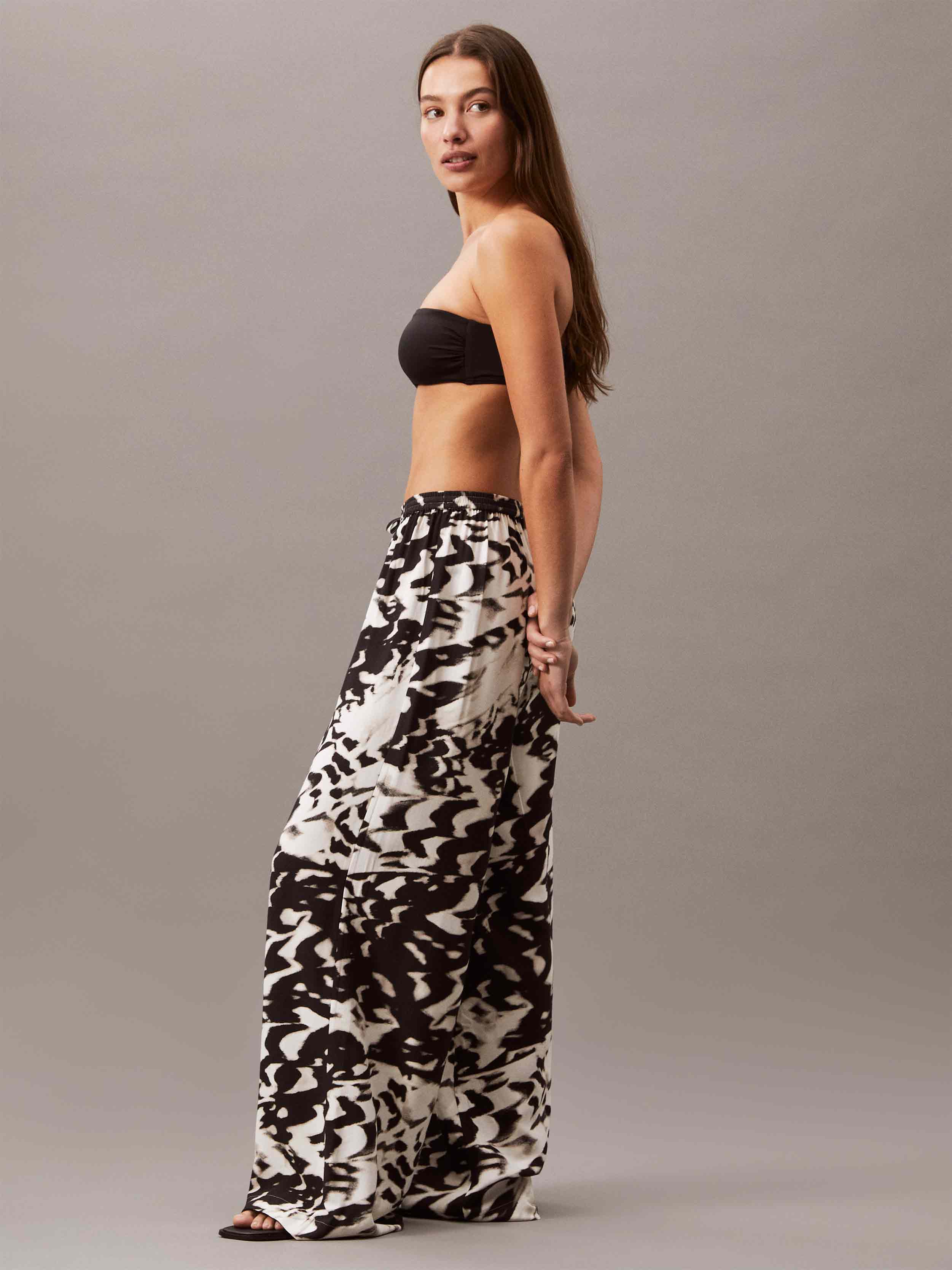black/white
