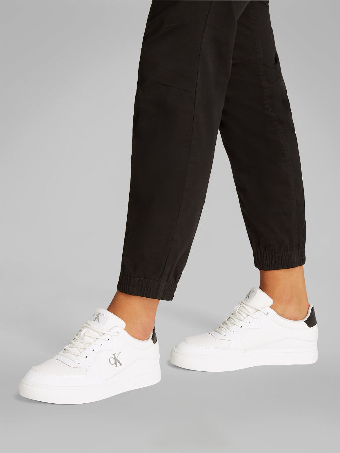 WHITE/BLACK