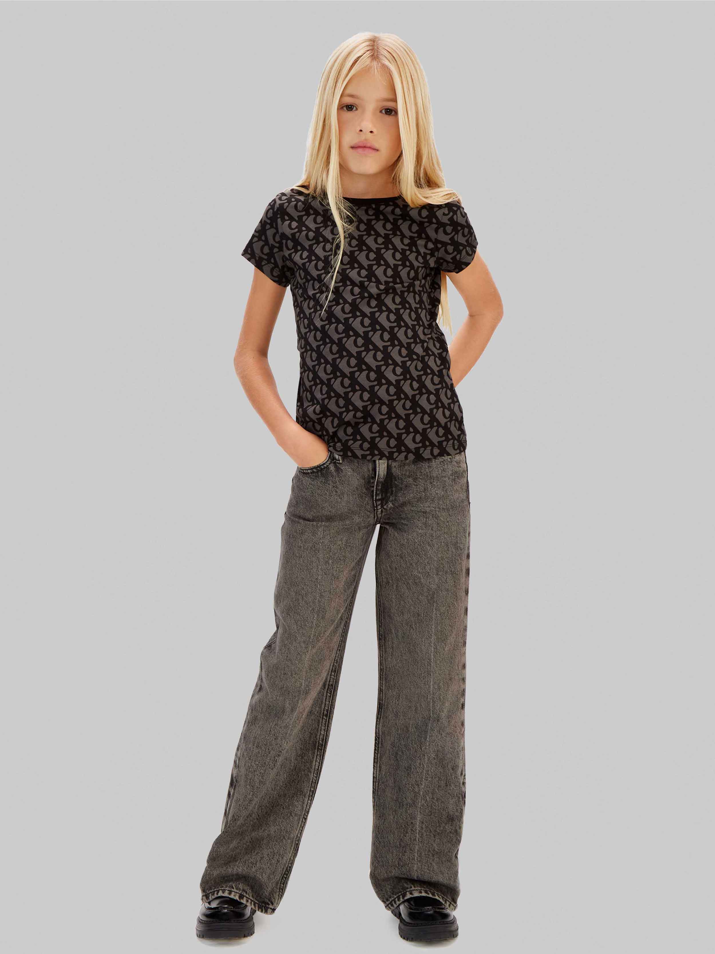 Whitecap Gray / Ck Black