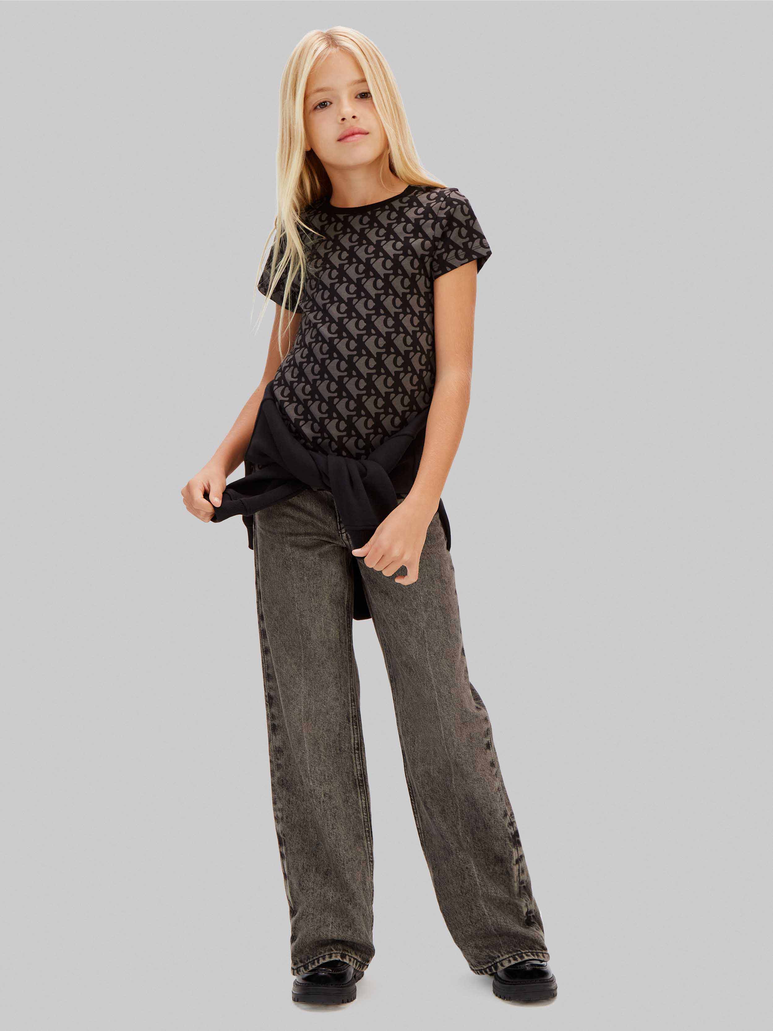 Whitecap Gray / Ck Black