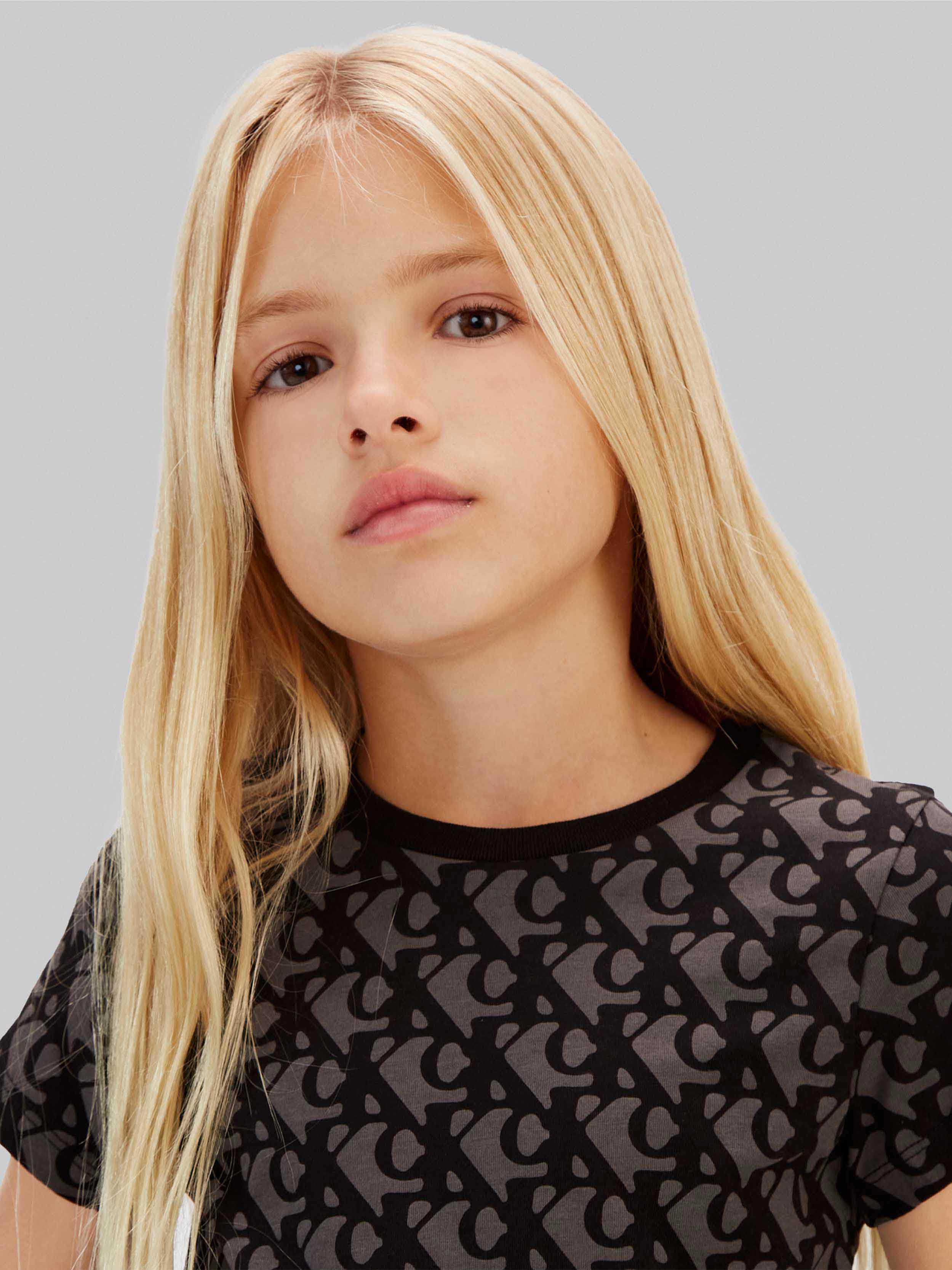 Whitecap Gray / Ck Black